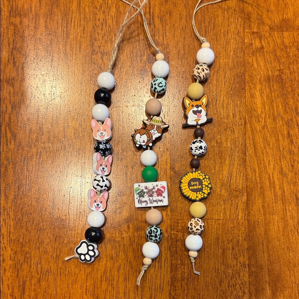 Corgi-Themed Beaded Ornamental Chatma - Picture 2 of 5